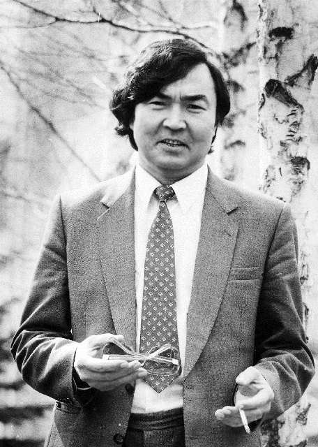 Олжас_Сулейменов