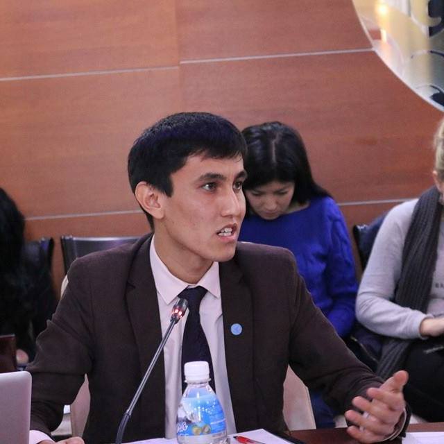 500_Naivnyie-voprosyi_Ruslan-Izimov